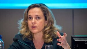 ministra economia nadia calvi&ntilde;o
