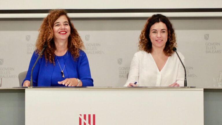 Pilar Costa y Rosario Sánchez
