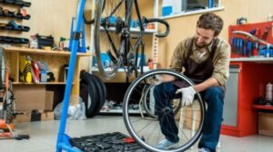 trabajador autonomo taller bicicleta