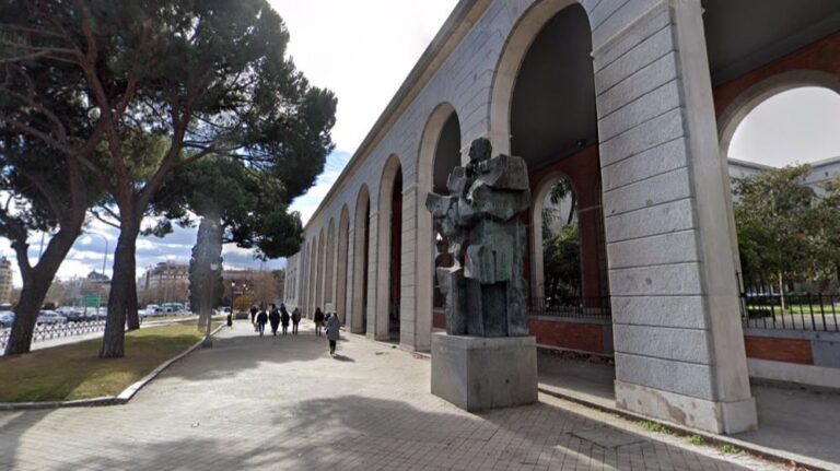 Monumento a Largo Caballero Madrid