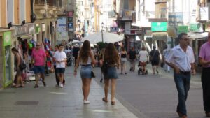 olmos calle tiendas gente turismo turistas