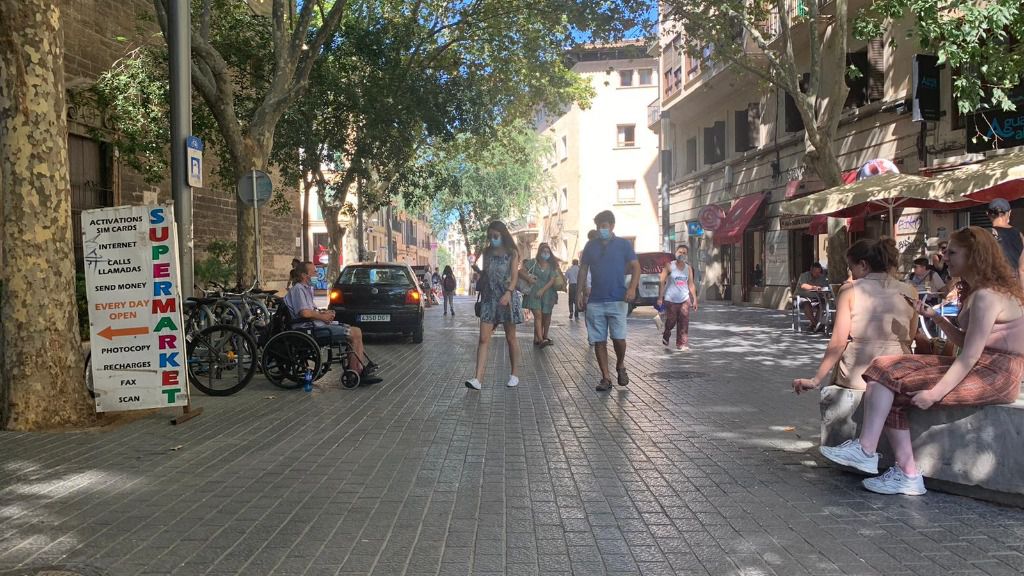 mascarilla gente calle