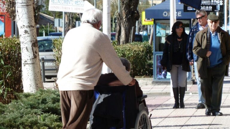 ancianos dependencia