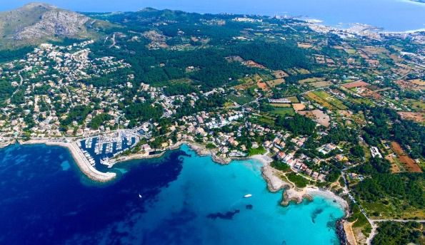 costa playa urbanizaciones vista aérea