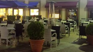 Restaurante bar precintado policia