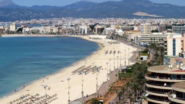playa de palma sombrillas