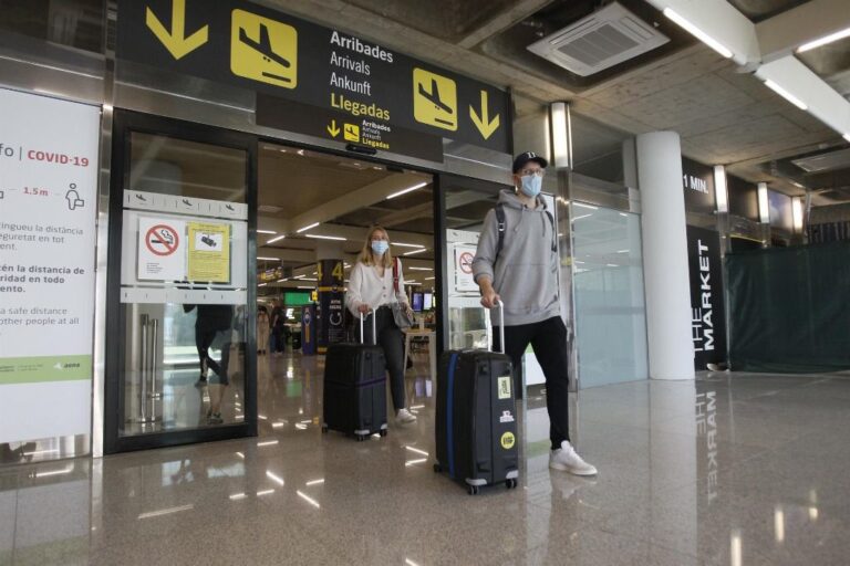 turistas aeropuerto