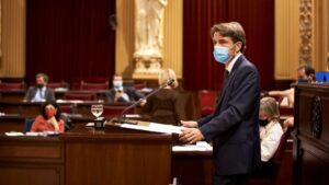 Marc-Perez-Ribas-Pilar-Costa-Parlament