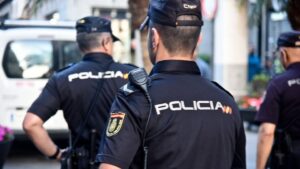 Policías nacionales denuncian que miles de agentes tienen que pagar por adelantado para trabajar