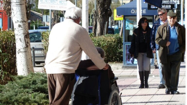 ancianos dependencia