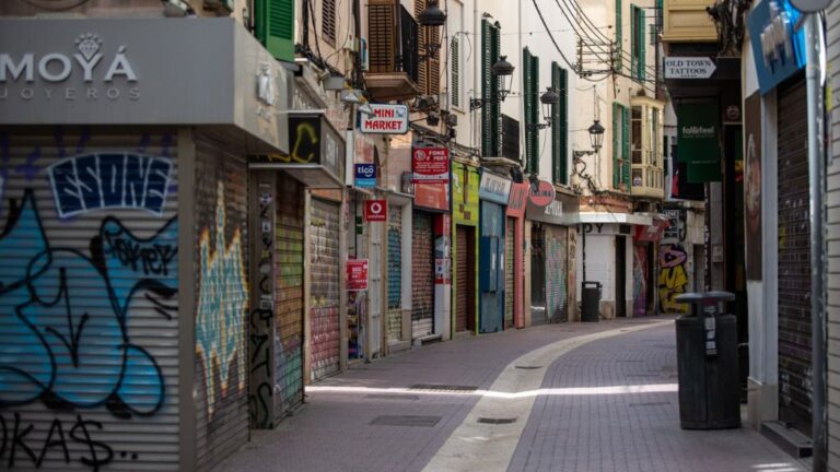 palma-vacia-comercios-cerrado