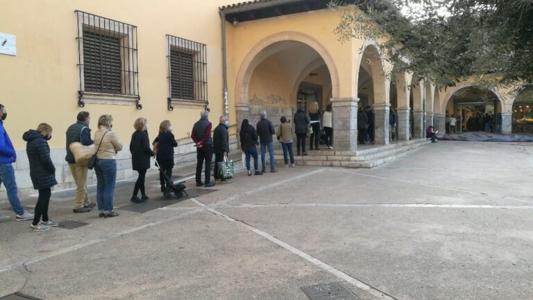 cola mercado olivar nochebuena