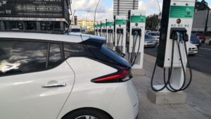 coche electrico recarga electrolinera