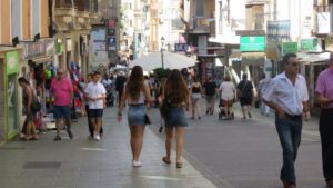 olmos calle tiendas gente turismo turistas