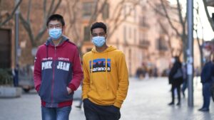 peaton-mascarilla-calle