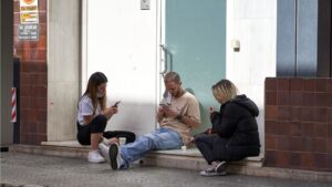 jovenes-sin-mascarilla