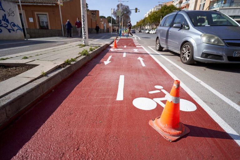 carril-bici-conos
