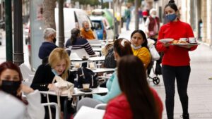bares restaurante camarero terraza