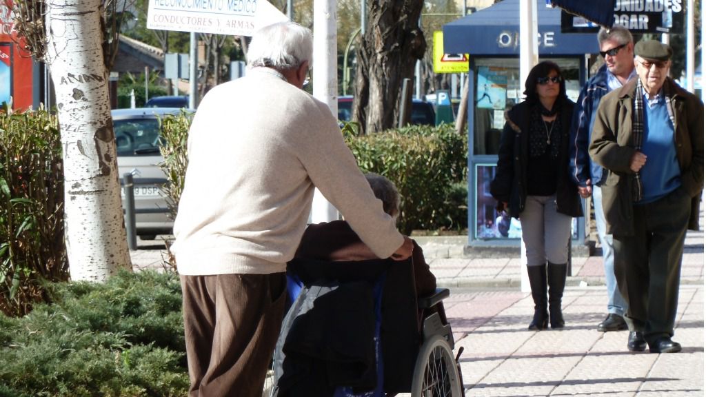 ancianos dependencia