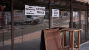 carteles protesta magaluf cerrado coronavirus