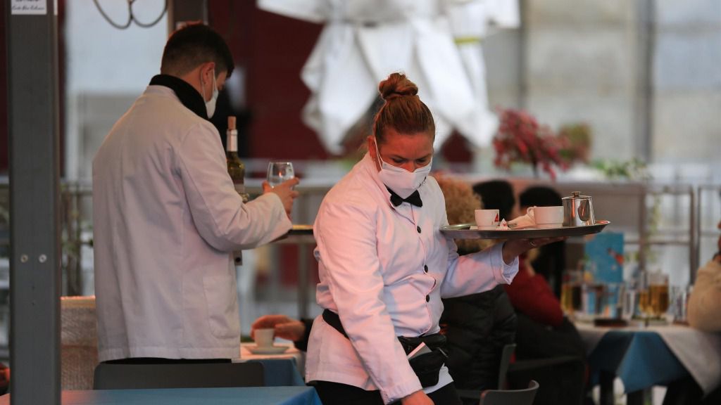 bar camarero hosteleria restaurante