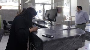 recepcion hotel mascarillas coronavirus