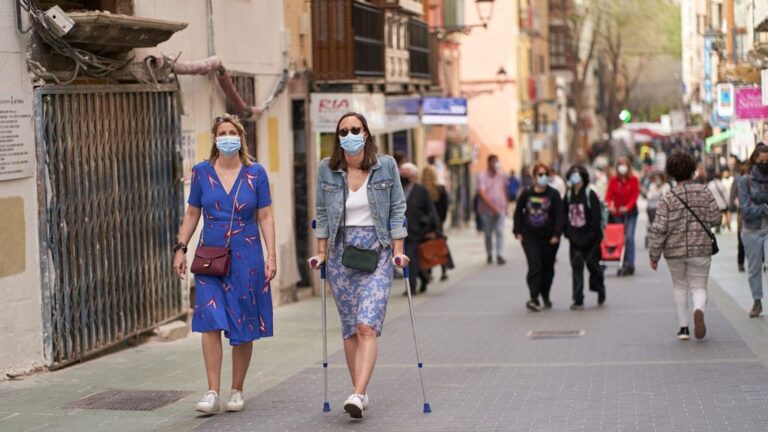 turistas-mascarilla-palma