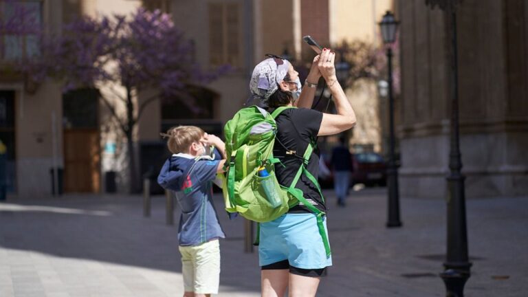 turistas-mascarilla-palma