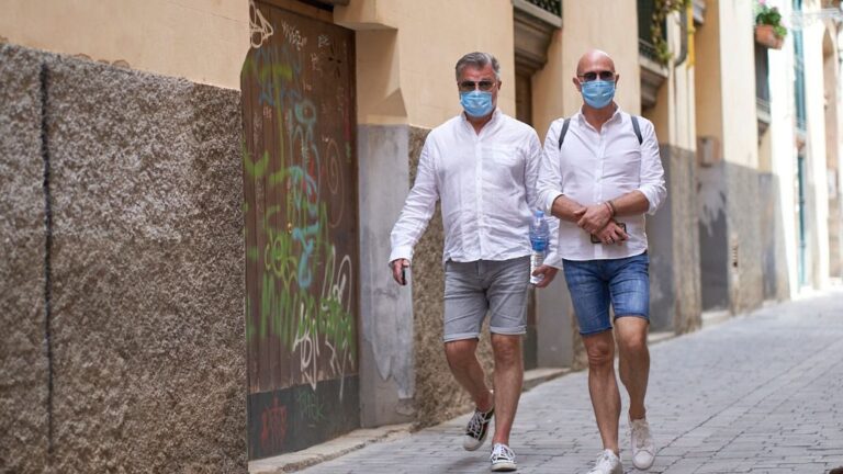 turistas-mascarilla-palma