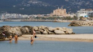playa catedral palma turistas