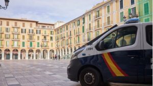 policia plaza mayor palma