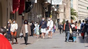 gente-palma-calle-mascarillas