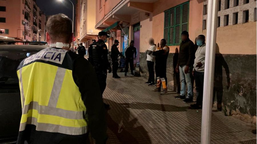 incumplimiento-covid-bar-policia