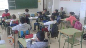 aula colegio escuela ni&ntilde;os polic&iacute;a