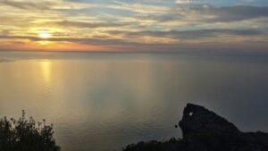 puesto de sol son marroig