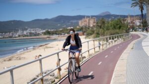 playa-can-pere-antoni-mascarilla-sol-buen-tiempo-bici
