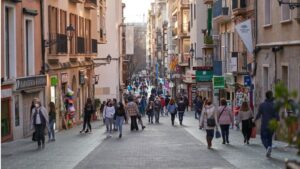 palma-gente-calle-poblacion