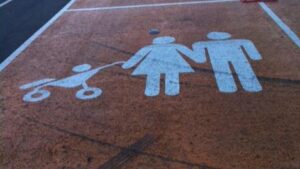 aparcamiento parking embarazada