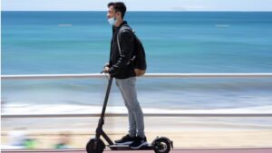 patinete-playa-mascarilla