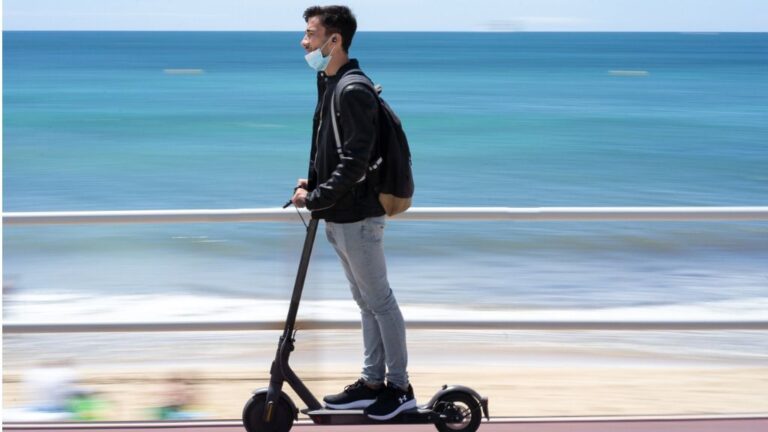 patinete-playa-mascarilla