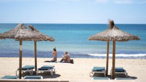 playa-can-pere-antoni-tomar-sol