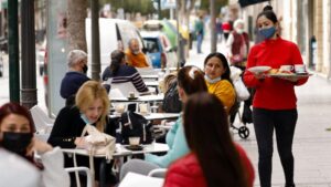 bares restaurante camarero terraza