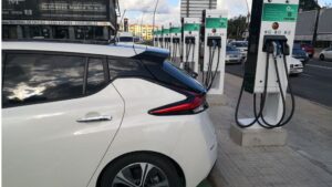 coche electrico recarga electrolinera