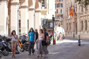 turistas-mascarilla-palma