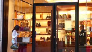 compras comercio turistas vuitton