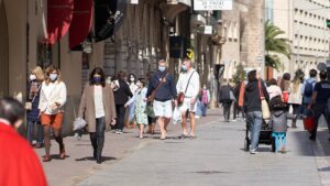 gente-palma-calle-mascarillas