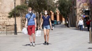 turistas-mascarilla-palma