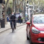 turistas palma calle bici coche