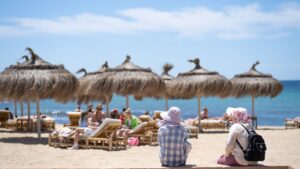 playa-can-pere-antoni-mascarilla-sol-buen-tiempo-masajistas