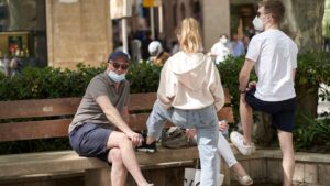 turistas-mascarilla-palma